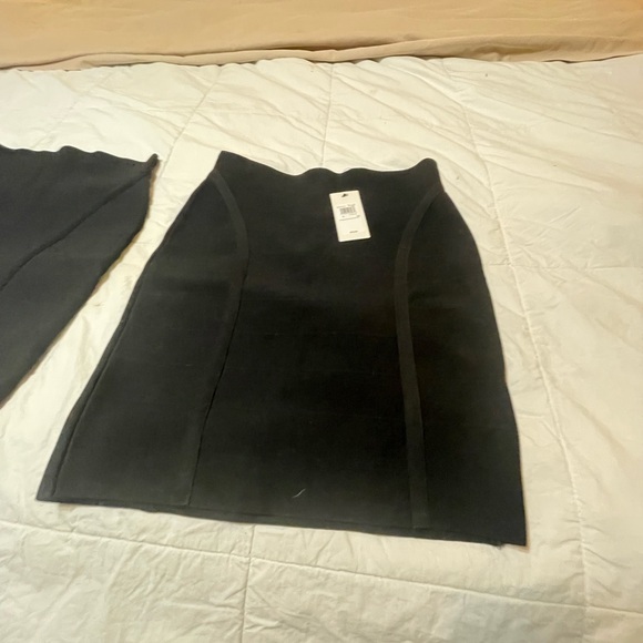 Two guess black skirts - Picture 3 of 6